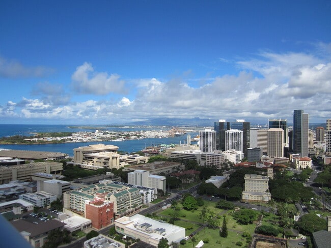 Foto del edificio - 1 Bedroom, 1 Bathroom, 1 Parking (801 South Street)