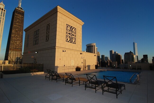 Foto del edificio - 10 E Delaware Pl