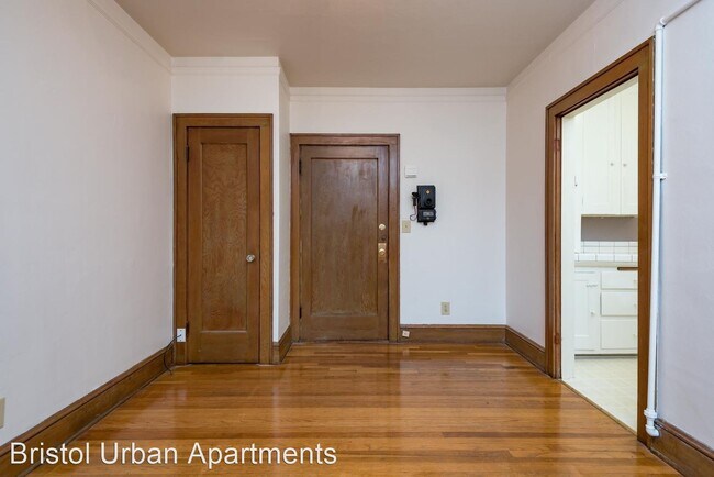 Foto del edificio - 2465 NW Raleigh St