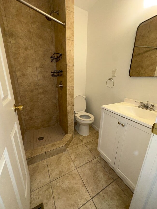 Photo - 1735 Willington St Apartment