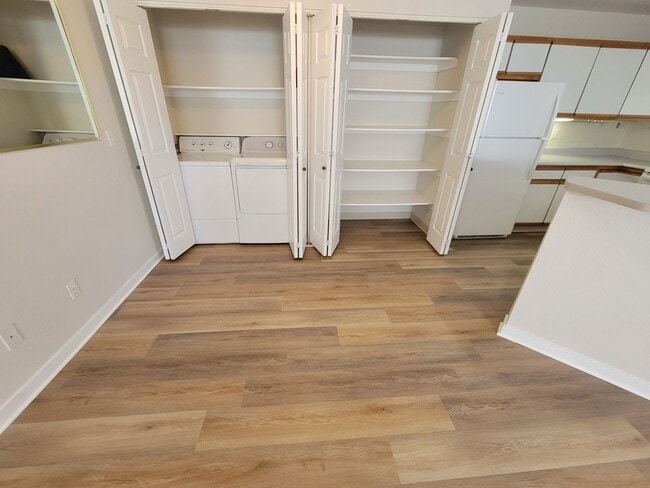 Foto del edificio - First Floor Two Bedroom Condo Available at...