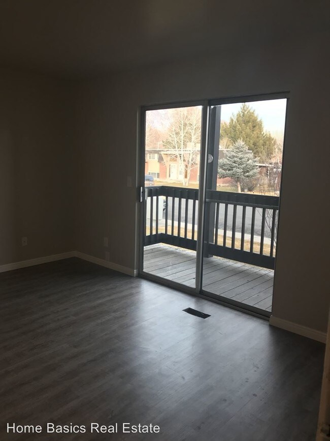 Building Photo - 553 Monterey Dr