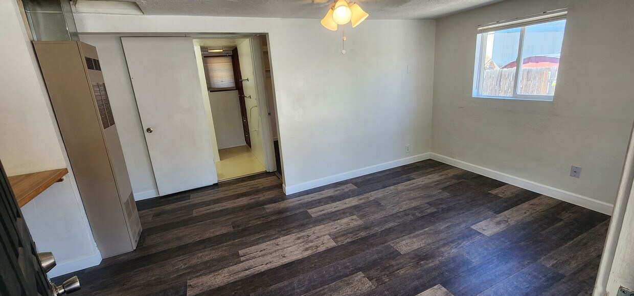 Foto del edificio - 4337 Opal Ave