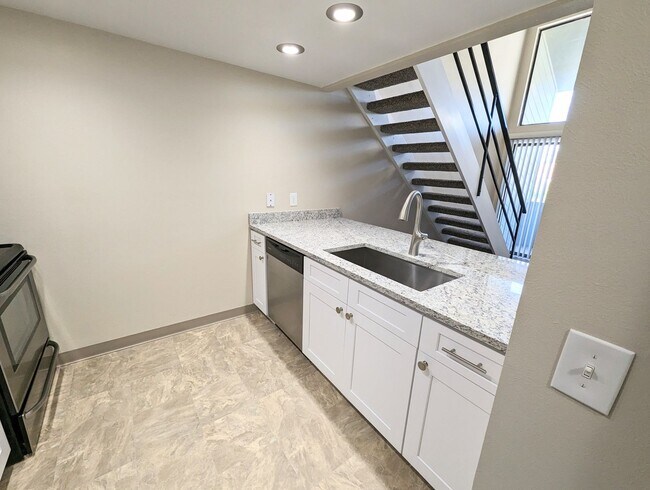 Foto del edificio - 2 Bed 1 Bath Condo Near Cherry Creek