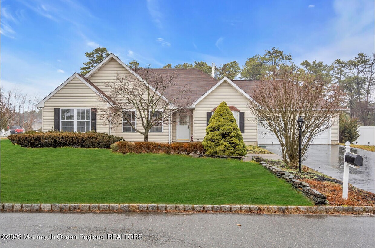 Foto principal - 5 Laketree Ct