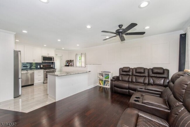Foto del edificio - 3 Brookside Rd