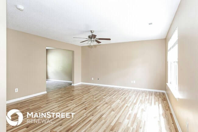 Foto del edificio - 2419 Fairstone Ave