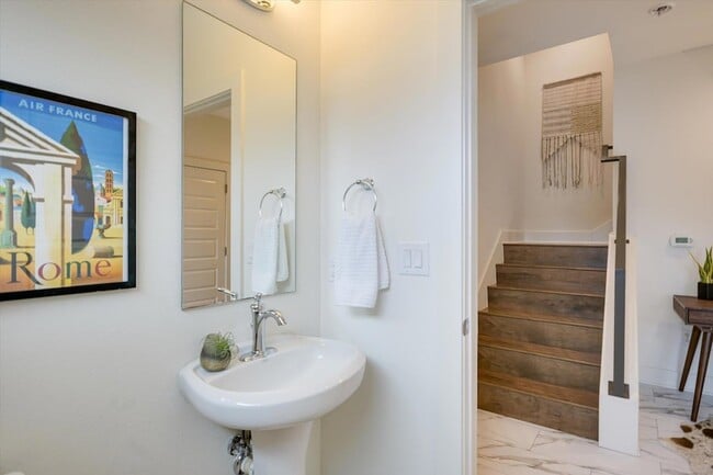 Foto del edificio - 3007 E 12th St