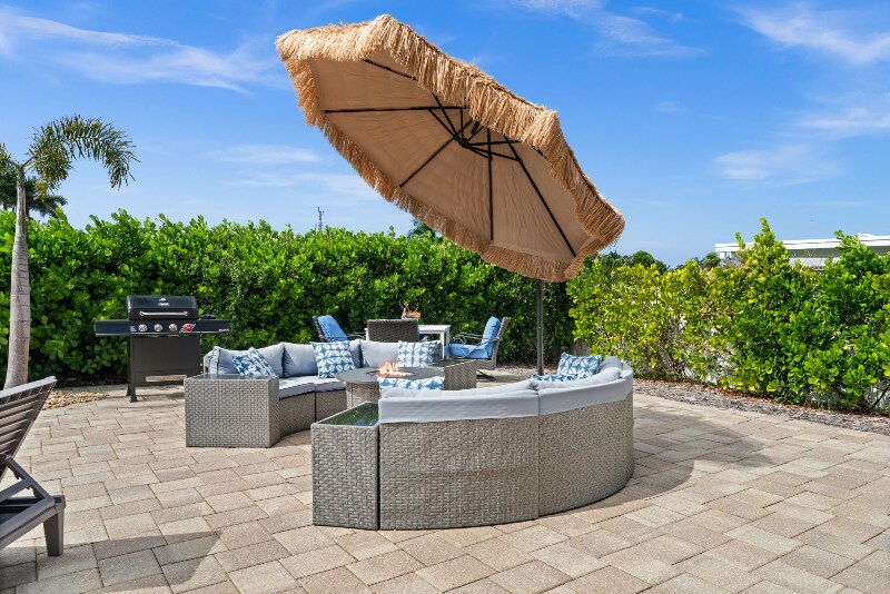 Primary Photo - 5420 Chiquita Blvd S