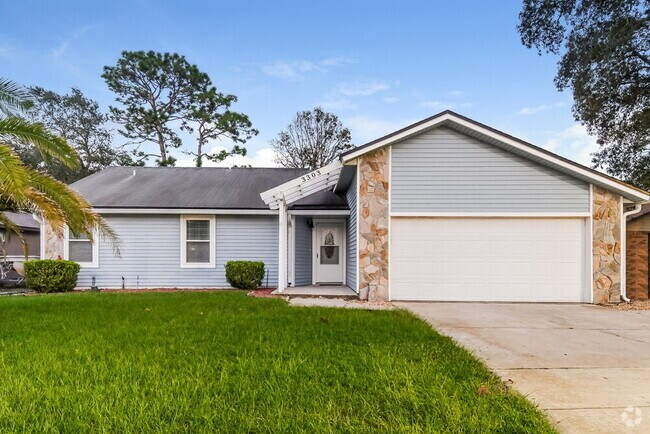 Building Photo - 3303 Hampstead Dr