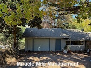 Building Photo - 1030 Meadowsweet Dr