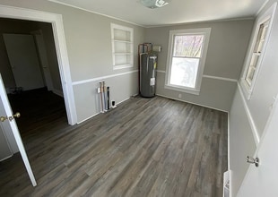 Building Photo - 19 Geer St