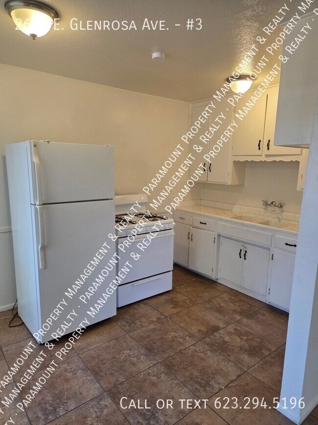 Foto del edificio - 2610 E Glenrosa Ave