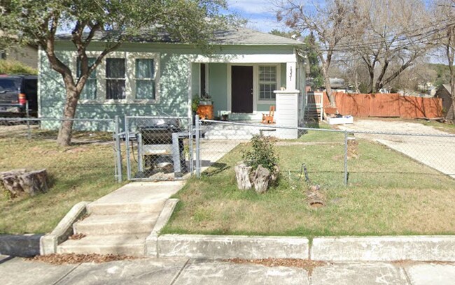 Foto del edificio - 1331 Avant Ave