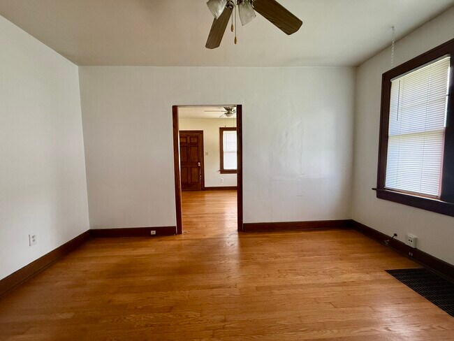 Foto del edificio - 3203 Roland Ave