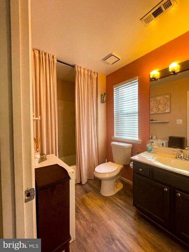 Building Photo - 10204 Crested Iris Dr