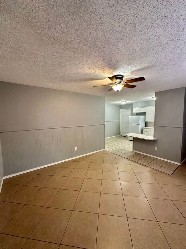 Building Photo - DB 1118 44th Street