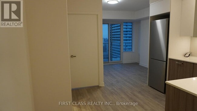 Building Photo - 195 Redpath Ave