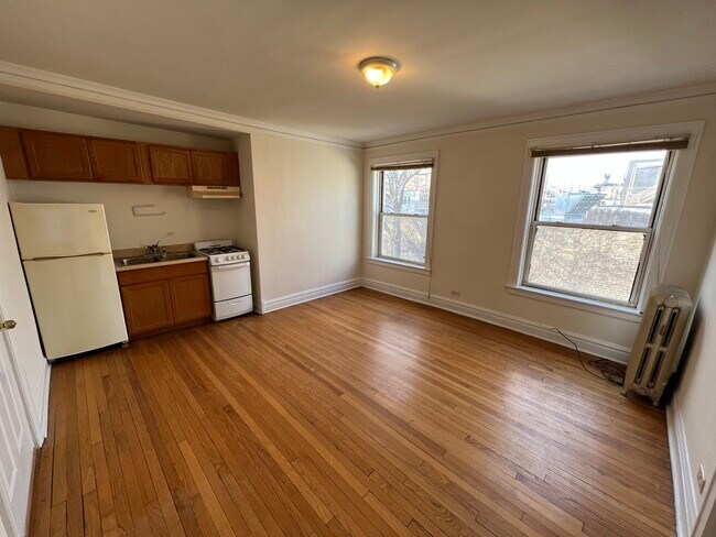Foto del edificio - 2717 W Lawrence Ave