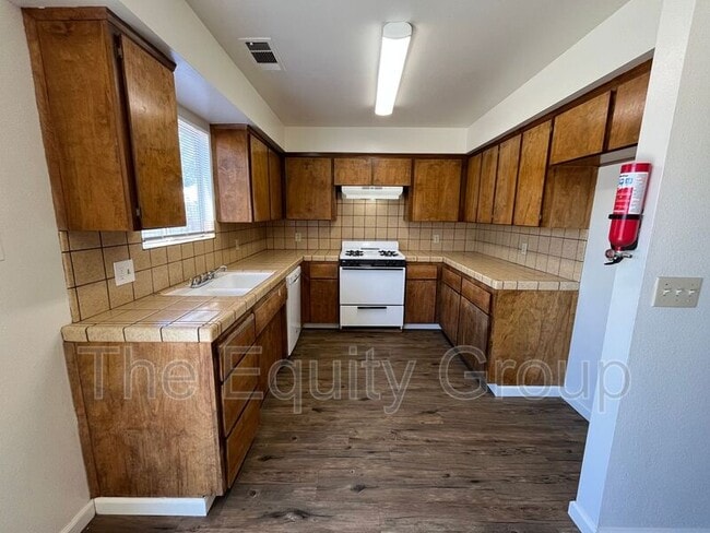 Foto del edificio - 859 W Mulberry Ave
