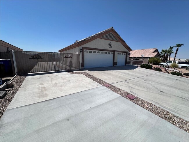 Building Photo - 5087 Emerald River Dr