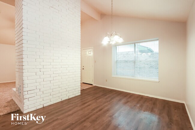 Building Photo - 3048 Walnut Springs Drive