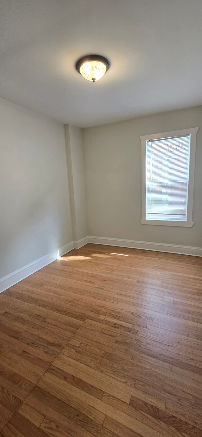 Foto del edificio - 5236 W Fullerton Ave