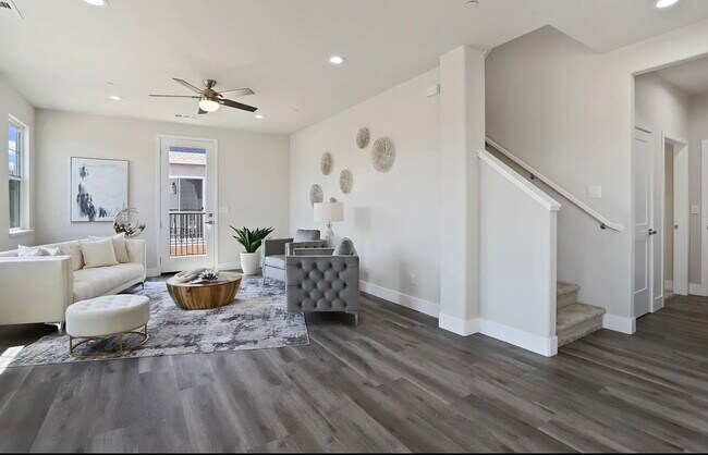 Foto del edificio - 1673 Bella Lago Dr