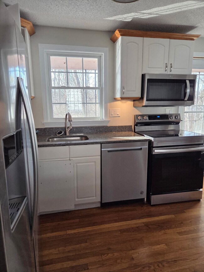 Foto del edificio - 201 Regan Rd