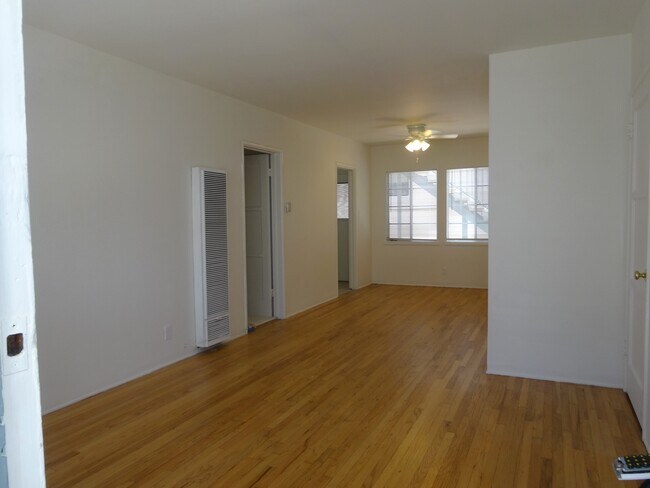 comedor - 15912 W Sunset Blvd