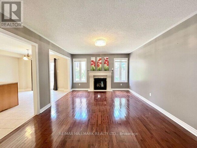 Photo du bâtiment - 863 Oaktree Crescent
