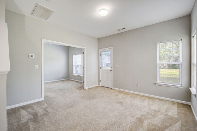 Foto del edificio - 198 Grand Oaks Dr