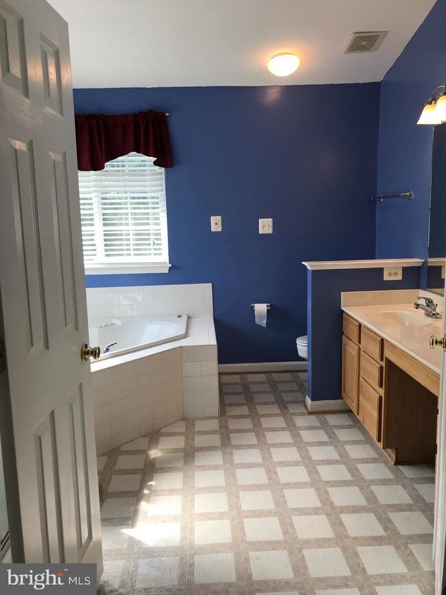 Building Photo - 8544 Rothbury Dr