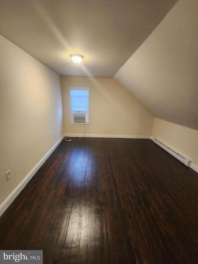 133 Humbird St Unit B, Cumberland, MD 21502 Room for Rent in