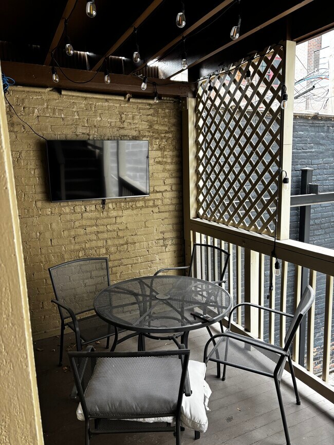 Foto del edificio - 674 N Orleans St