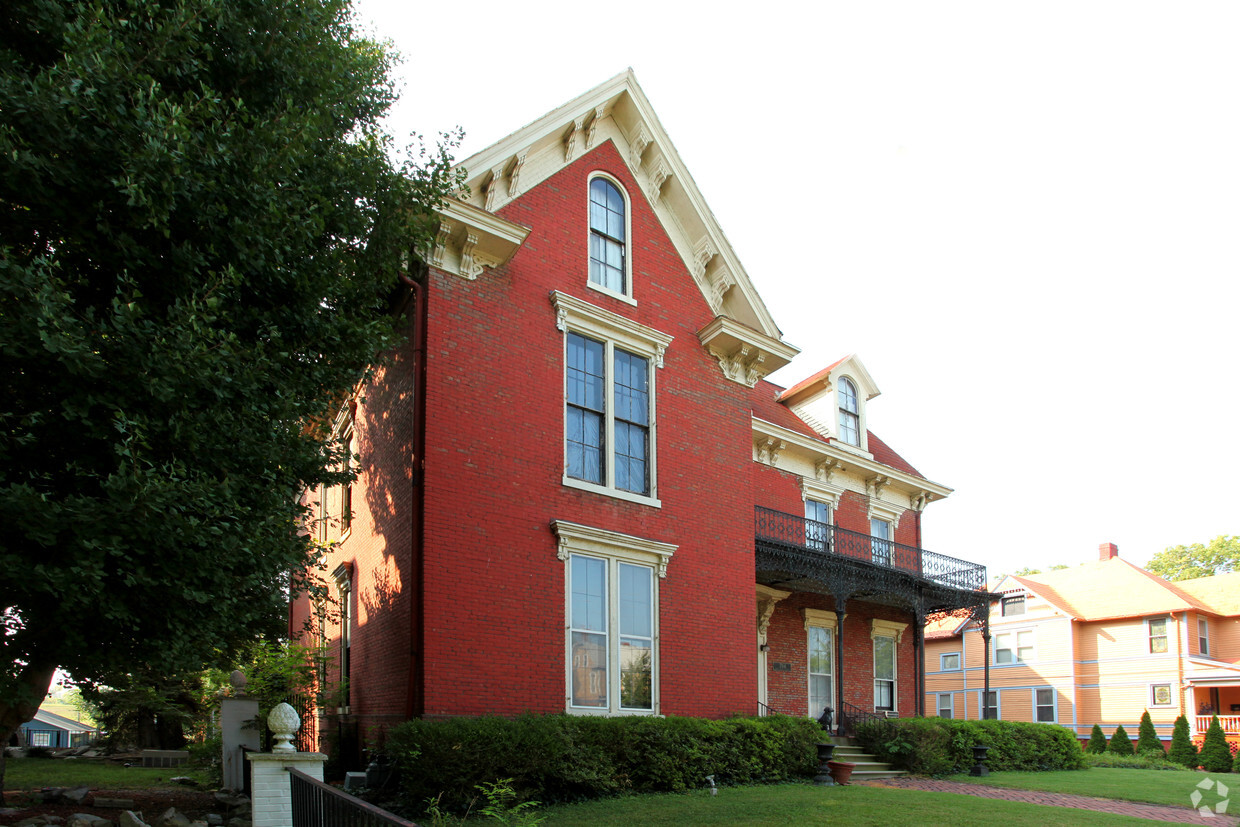 Foto del edificio - Culbertson Widow's Home