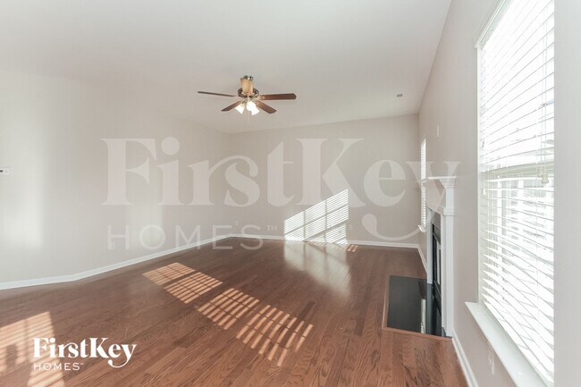 Foto del edificio - 2266 Isaac St