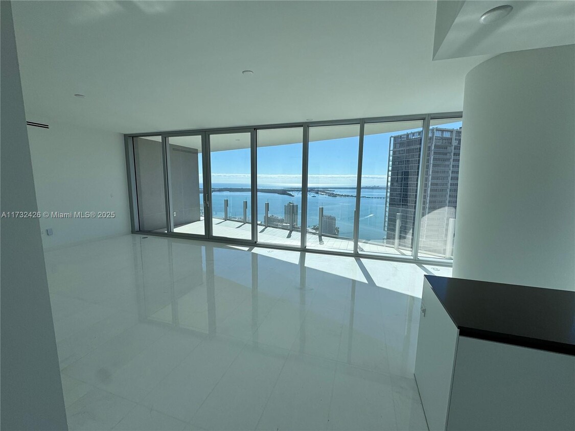 Foto principal - 300 Biscayne Blvd