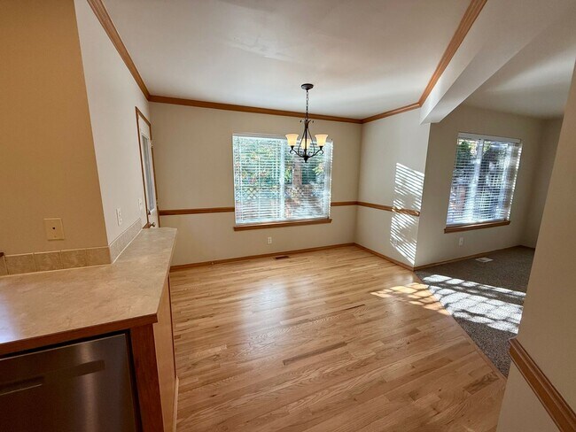 Foto del edificio - Charming 3 bed, 2.5 bath townhome located ...