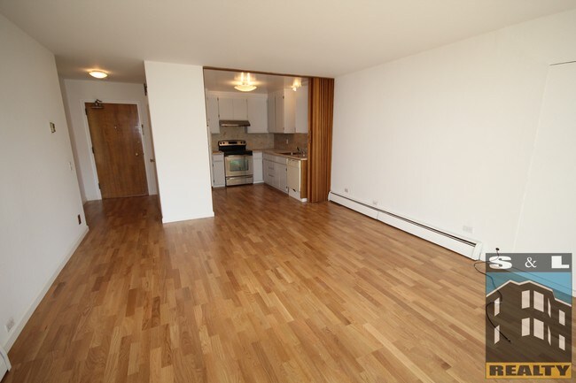 Building Photo - 172 Locksley Ave