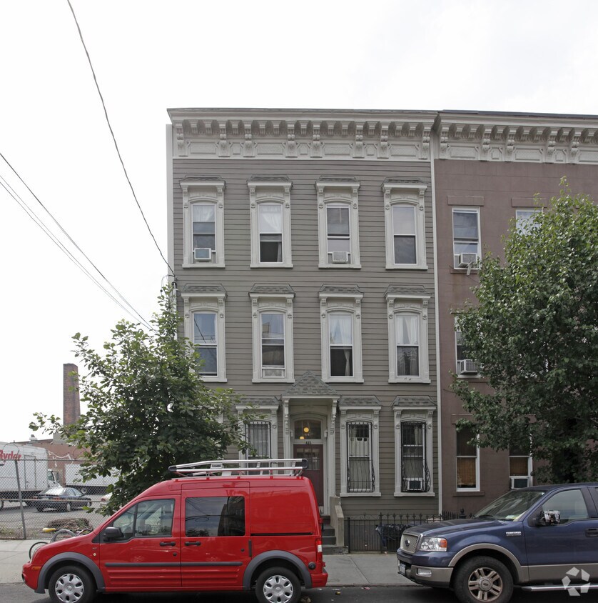 Building Photo - 415 Van Brunt St