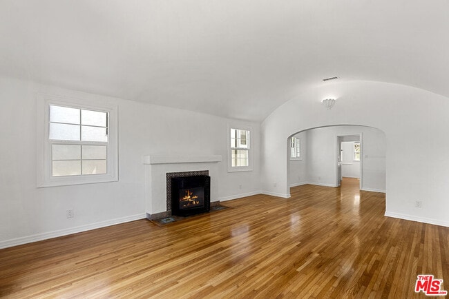 Foto del edificio - 515 N Kings Rd