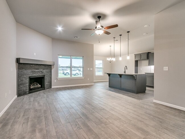 Photo - 1ST MONTH FREE House