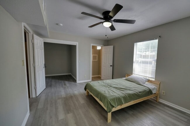 Building Photo - 250 Arapahoe Dr