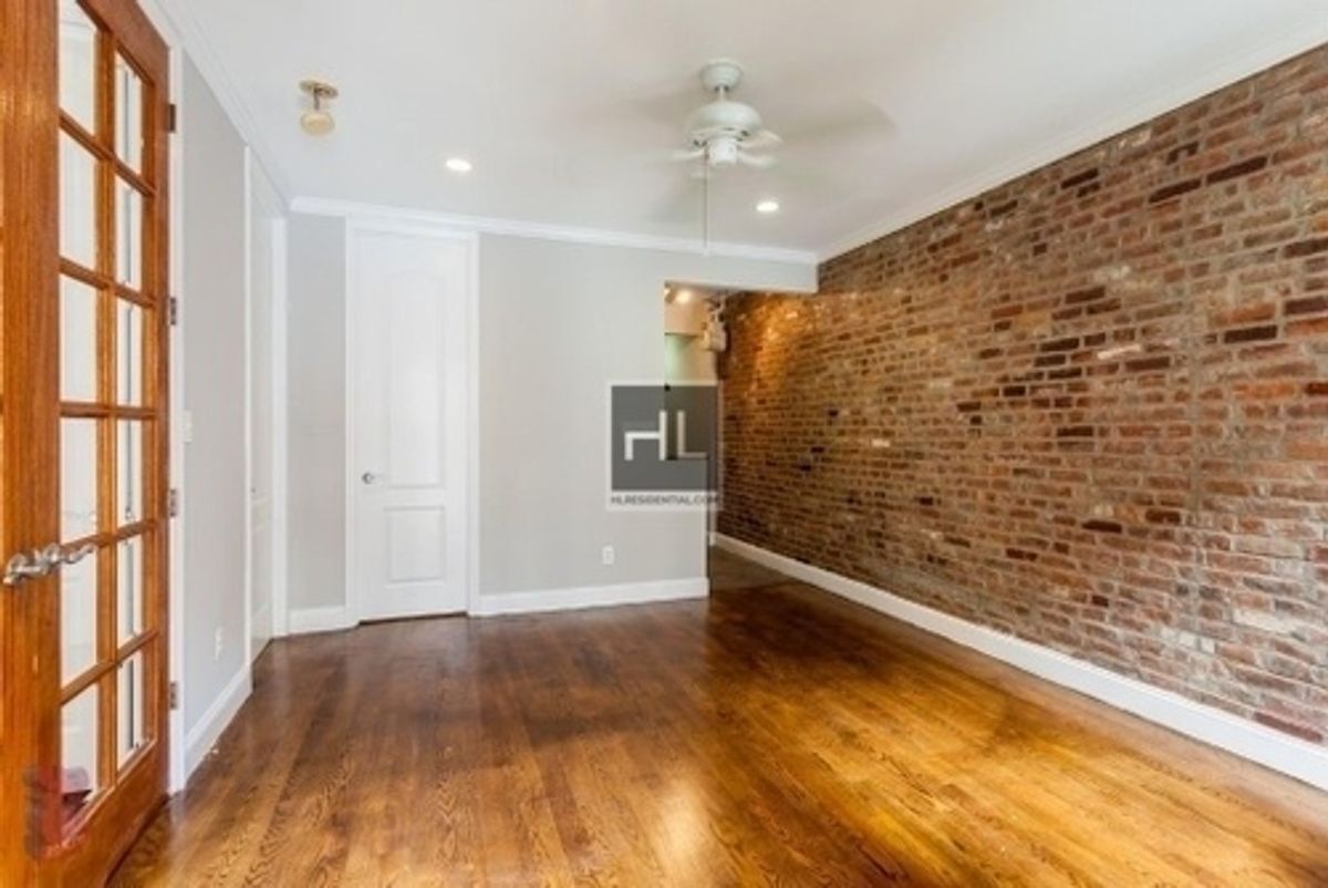 Foto principal - E 18TH ST.