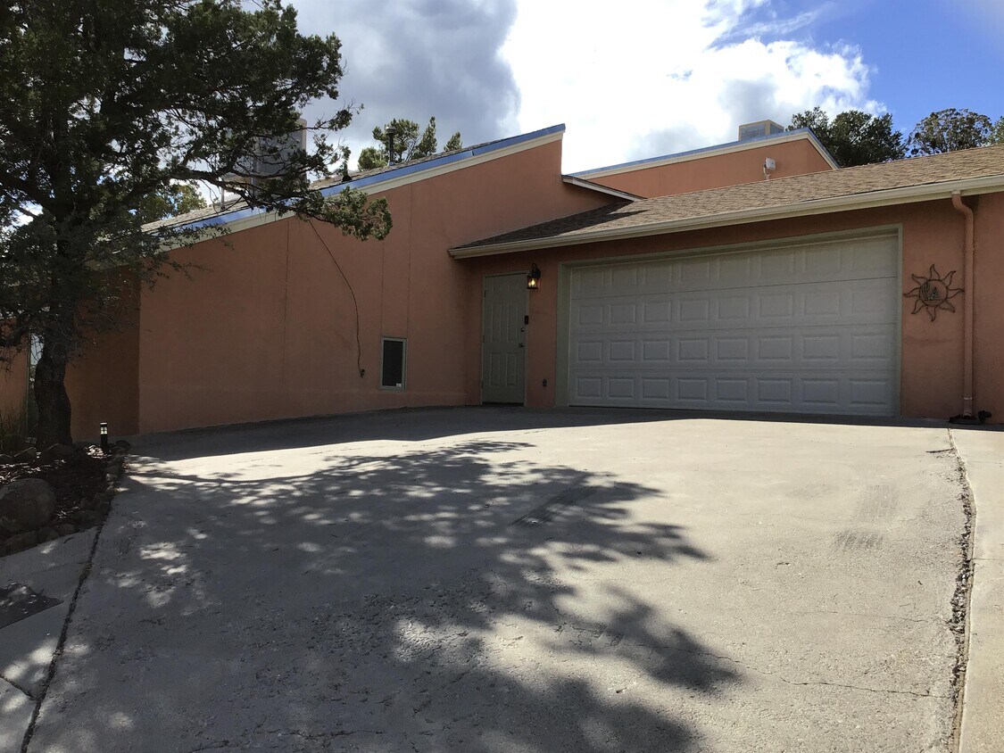 Primary Photo - 4538 N Gideon Truesdell Ln