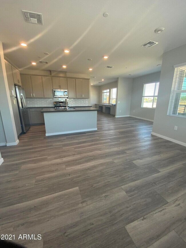 Foto del edificio - 773 E Lark St