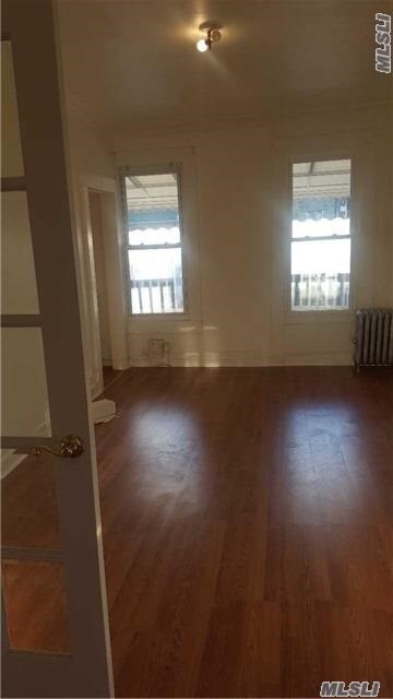 Foto del edificio - 527 Shepherd Ave