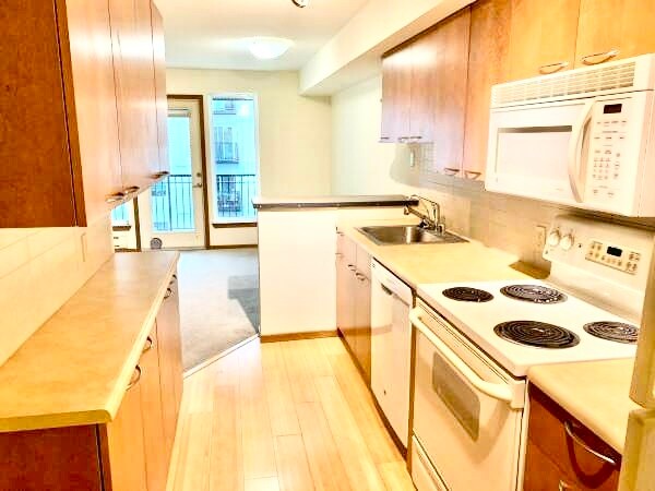 Cando - 12334 31st Ave NE