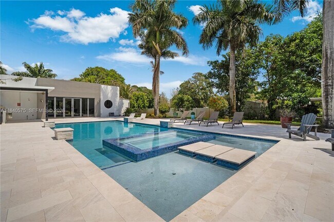 Foto del edificio - 14401 SW 63rd St